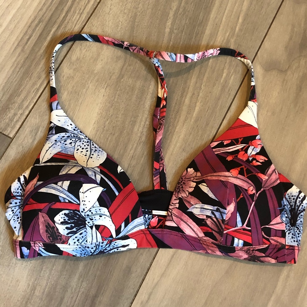 Lululemon Sea Swim Top Size XS Lilac Floral